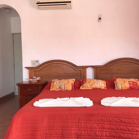 Hotel Y Suites Bugambilias Ринкон-де-Гуайябитос Экстерьер фото