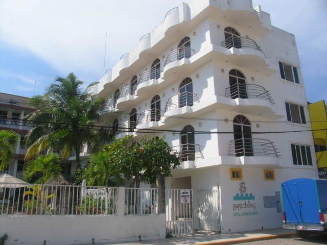 Hotel Y Suites Bugambilias Ринкон-де-Гуайябитос Экстерьер фото
