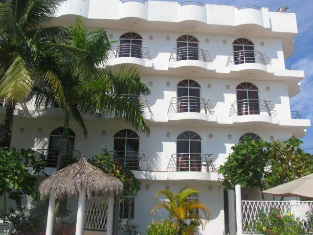 Hotel Y Suites Bugambilias Ринкон-де-Гуайябитос Экстерьер фото