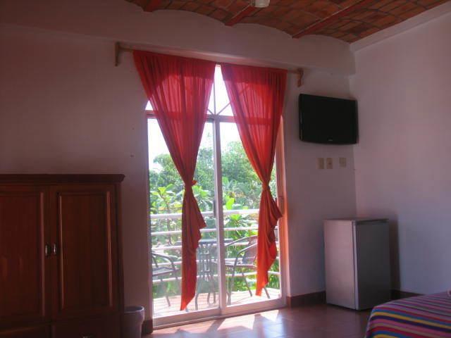 Hotel Y Suites Bugambilias Ринкон-де-Гуайябитос Экстерьер фото