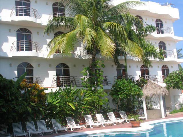 Hotel Y Suites Bugambilias Ринкон-де-Гуайябитос Экстерьер фото