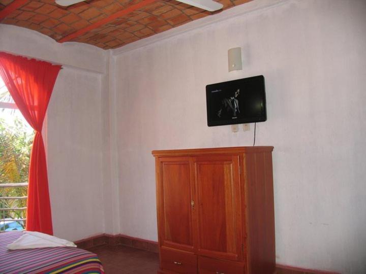 Hotel Y Suites Bugambilias Ринкон-де-Гуайябитос Номер фото