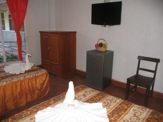 Hotel Y Suites Bugambilias Ринкон-де-Гуайябитос Экстерьер фото