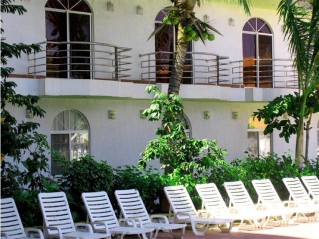 Hotel Y Suites Bugambilias Ринкон-де-Гуайябитос Экстерьер фото